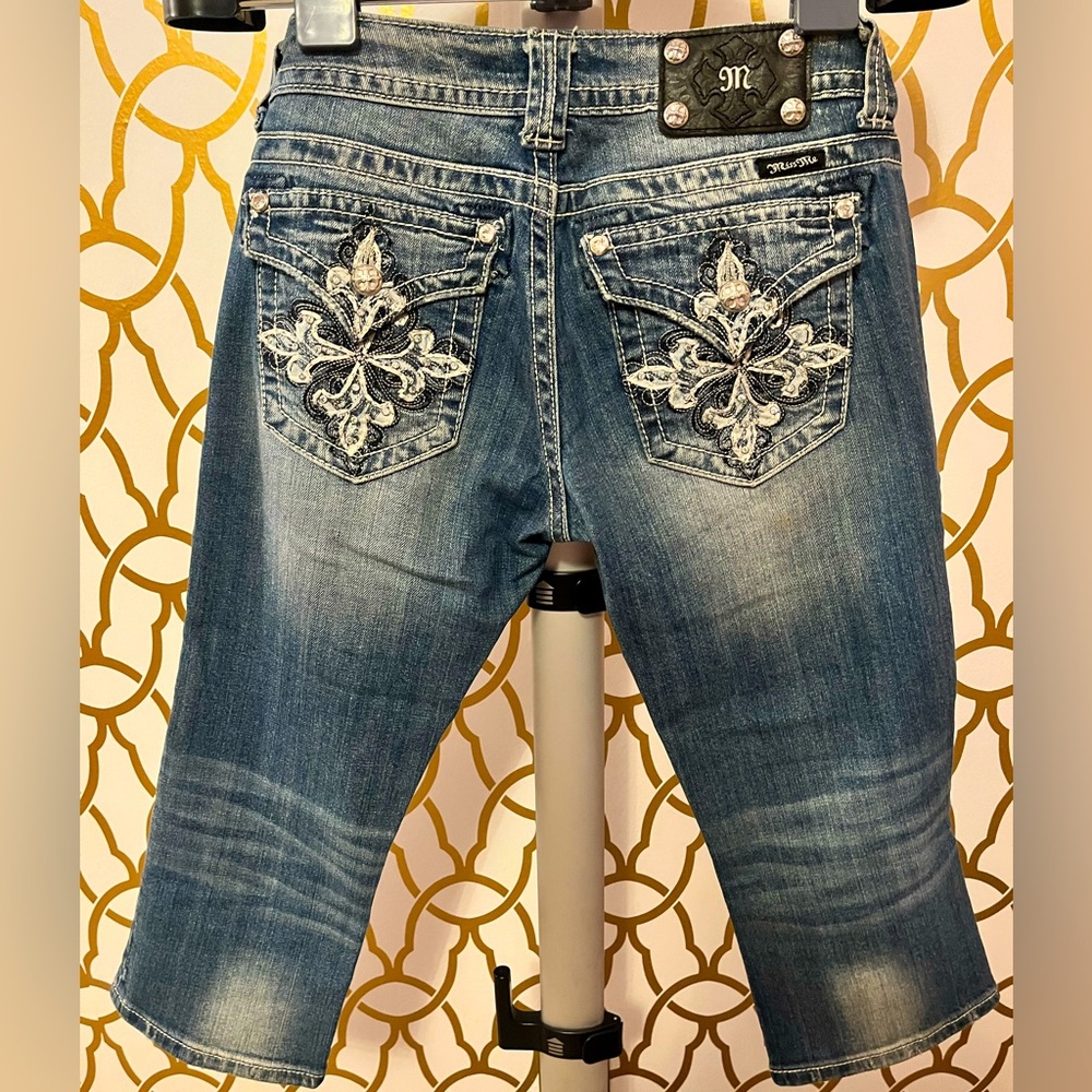 Miss Me Capri Size 28